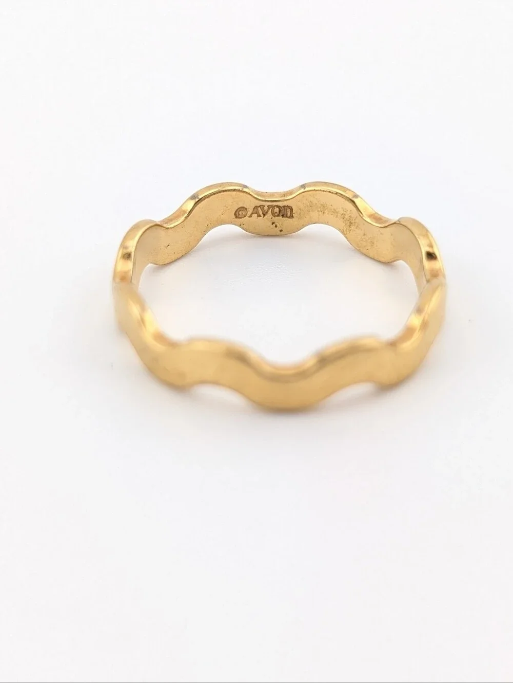 Vintage Avon Gold Wavy Band Ring - Gold Estate Jewelry